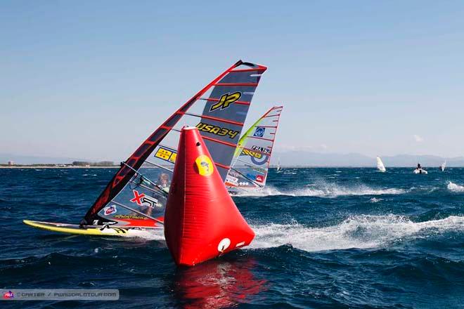 Micah at the pin - 2014 PWA Catalunya World Cup ©  Carter/pwaworldtour.com http://www.pwaworldtour.com/